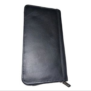 Clava Leather Zip Travel and Passport Wallet